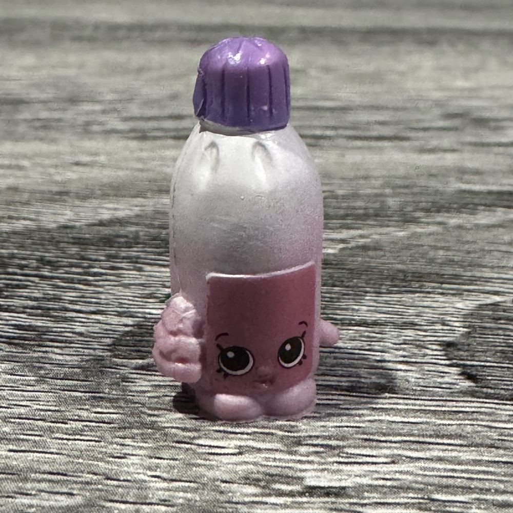 Shopkins | Sweets: Wilbur Whipped Cream (6-047) - Collectible Mini Figure